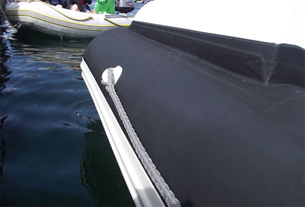 Aquaflyte 8.5 m Rrubbing Strake and Life Lines